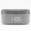 RestNest vooraanzicht RestNest nachtkastje met wekkerdisplay, speaker en draadloze oplader in grijs design